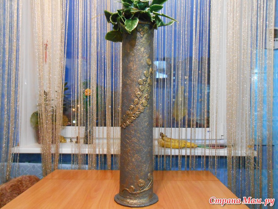 Декор трубы в зале