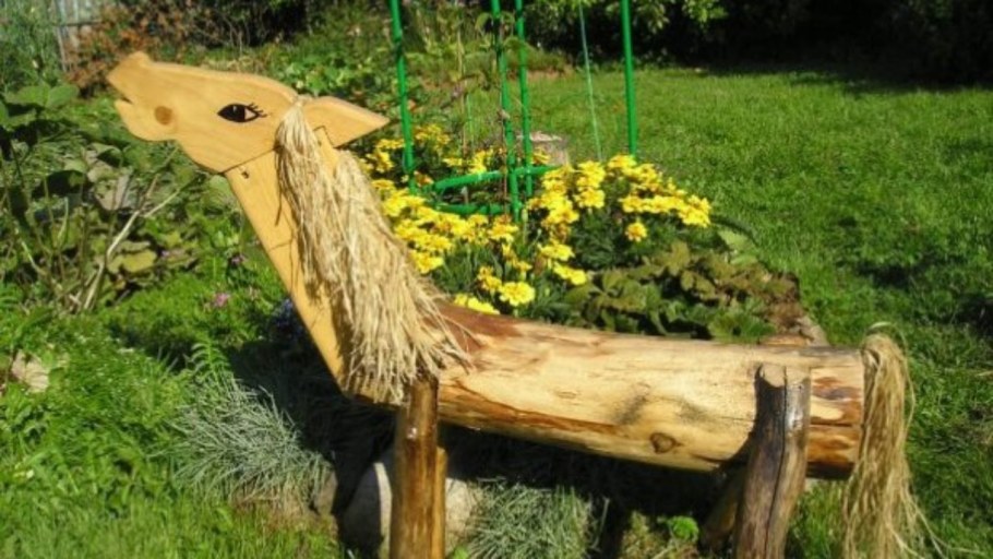 Фигуры из досок для сада