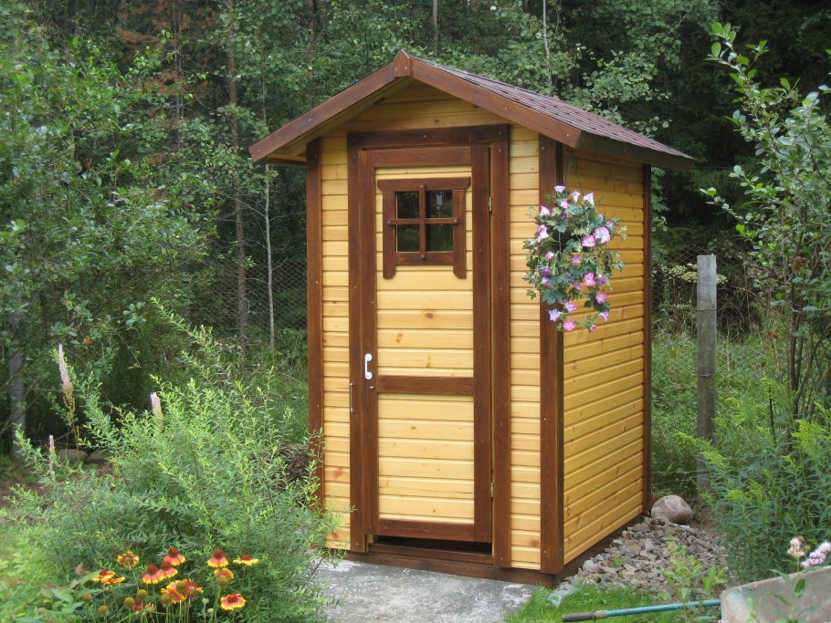 Летний душ для дачи деревянный