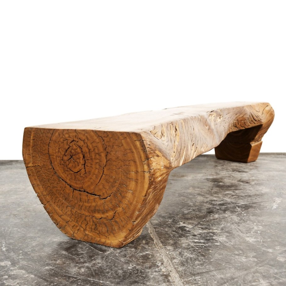 Скамья из бревна