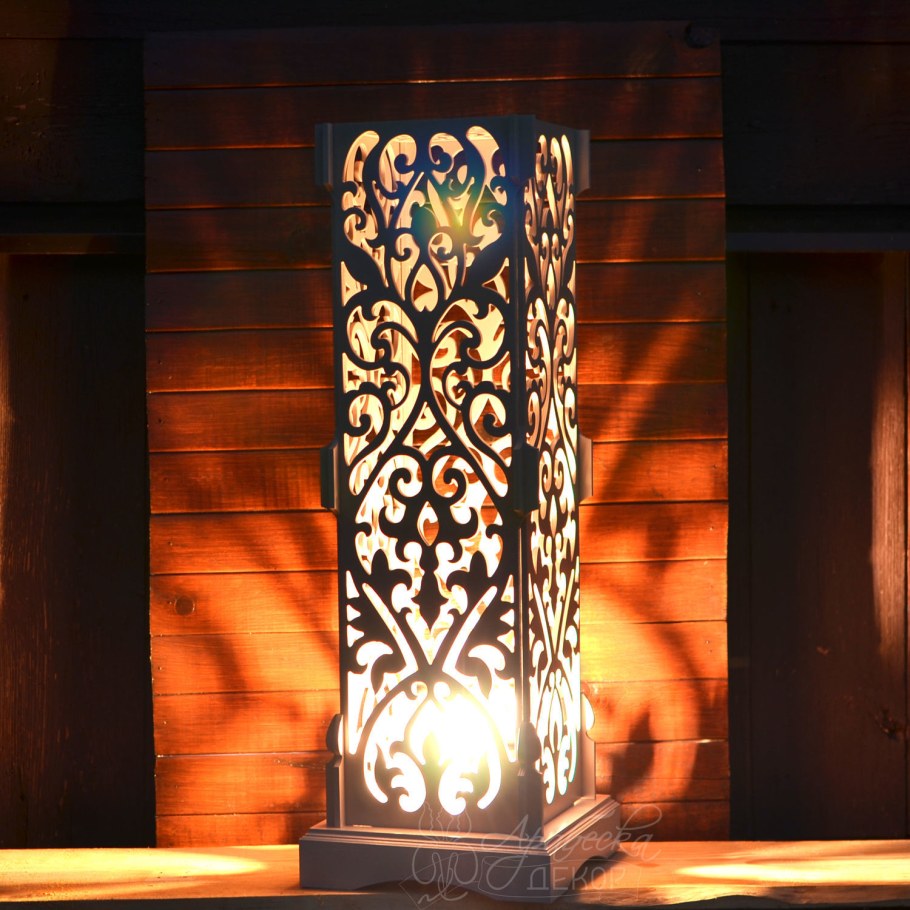Резные светильники из дерева