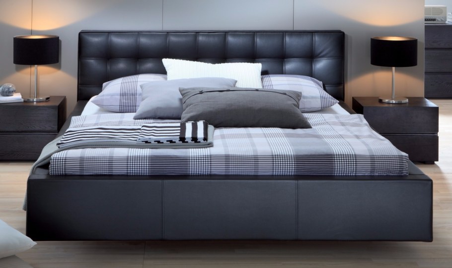 Кровать двуспальная с мягким изголовьем