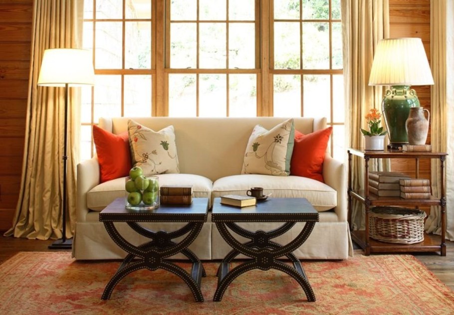 Кофейный столик с креслами в интерьере