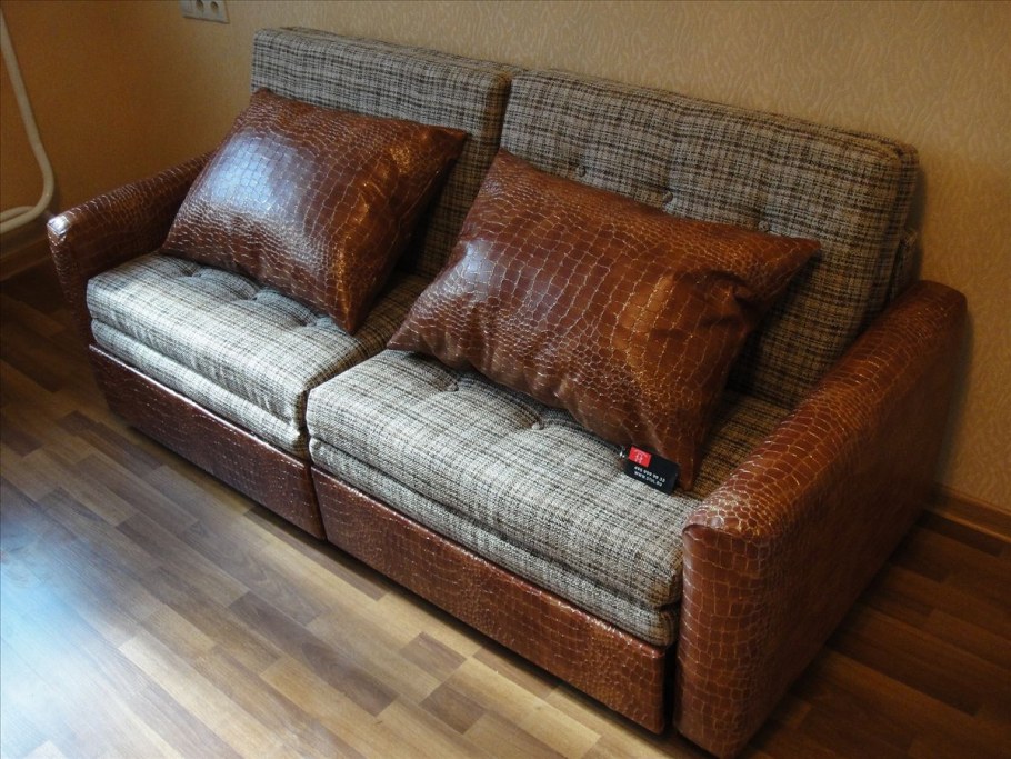 Обтянуть старый диван