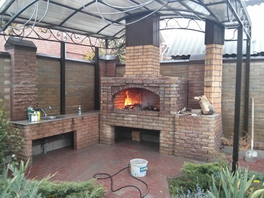 Мангальная зона с тандыром казаном и мангалом