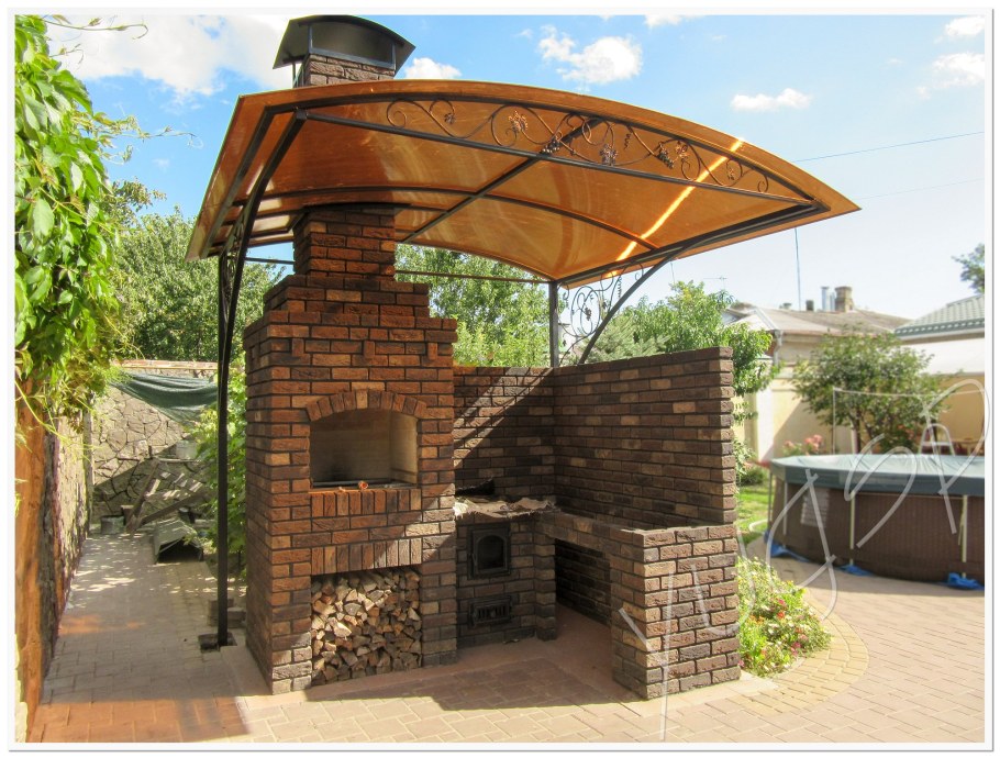 Беседка с барбекю