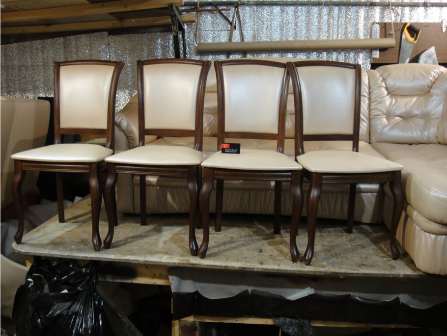 Обивка подлокотника дивана