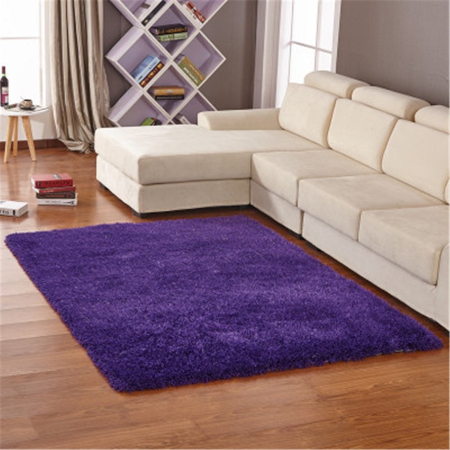 Фиолетовый ковер в интерьере