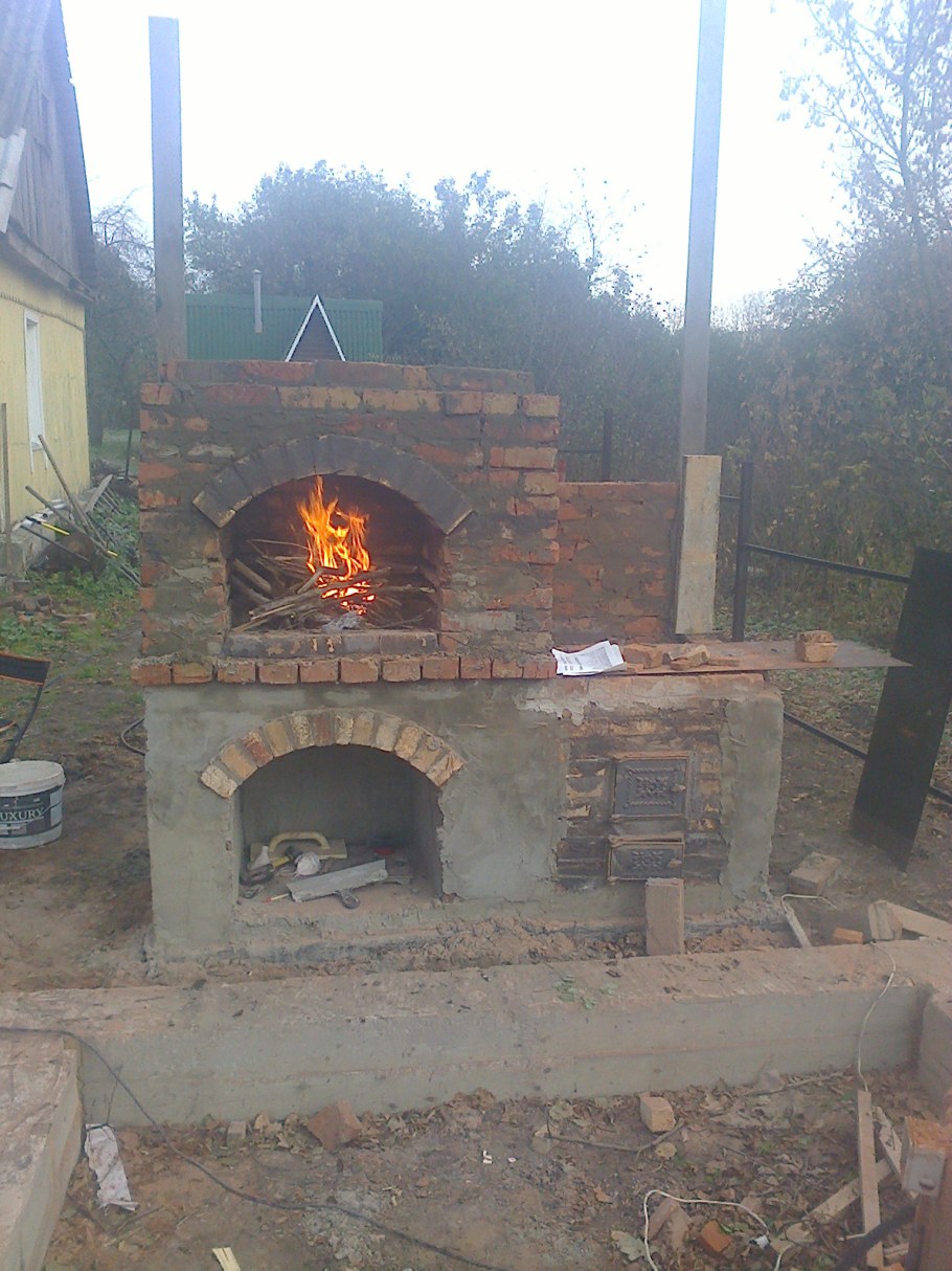 Уличный мангал+барбекю+печь под казан из кирпича