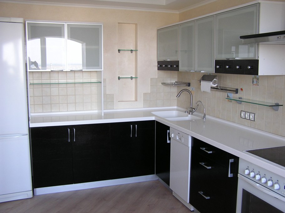 Гарнитур на кухню 9 кв.м