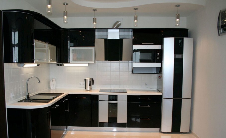 Простая угловая кухня