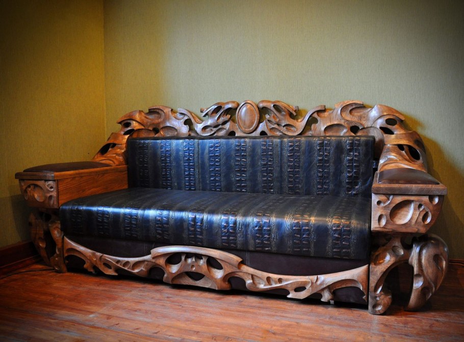 Диван из дерева лофт