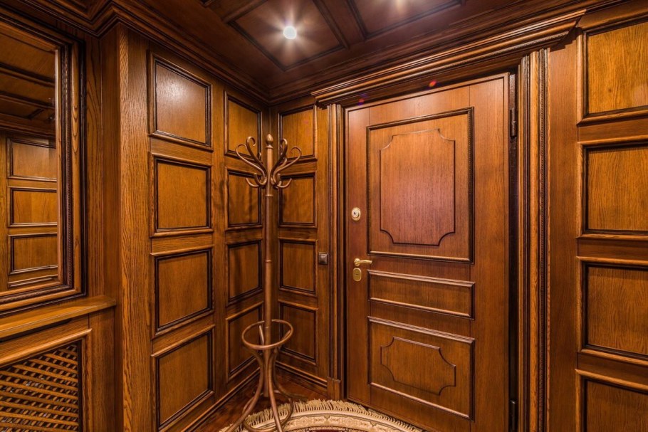 Буазери в интерьере прихожей