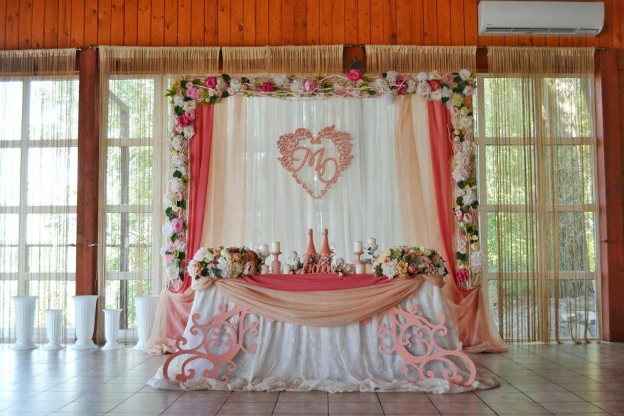 Украшение задника на свадьбу