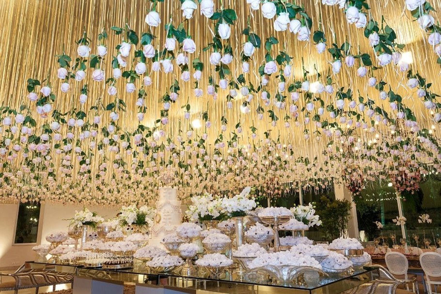 Украшение потолка