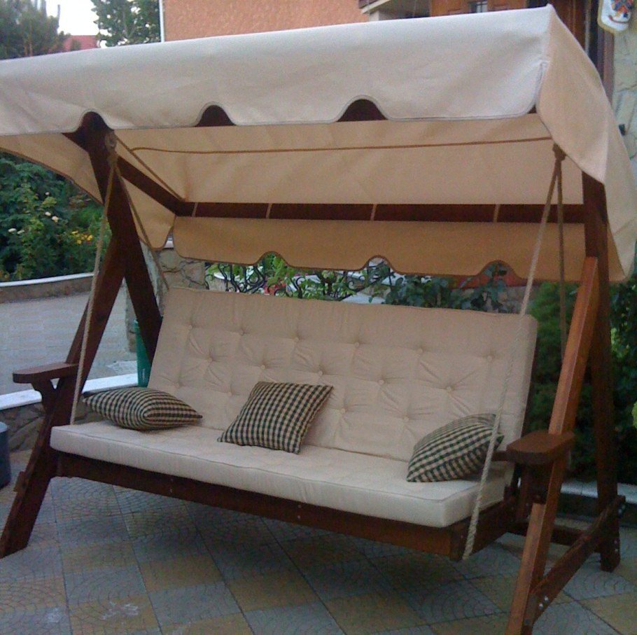 Диван-качели для дачи