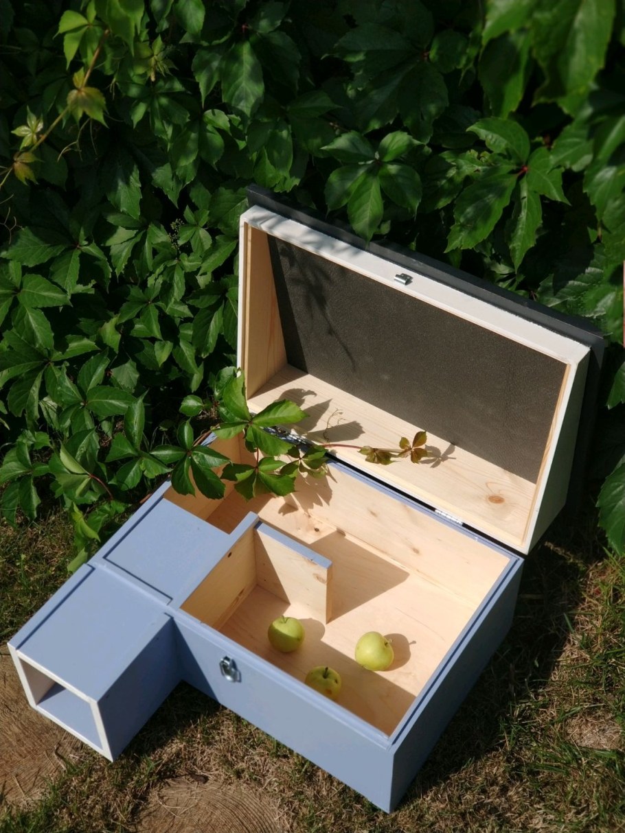 Домик для ежей на даче