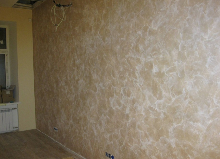 Венецианская штукатурка шелк коридор