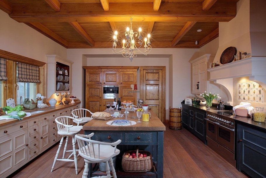 Кухня в загородном доме