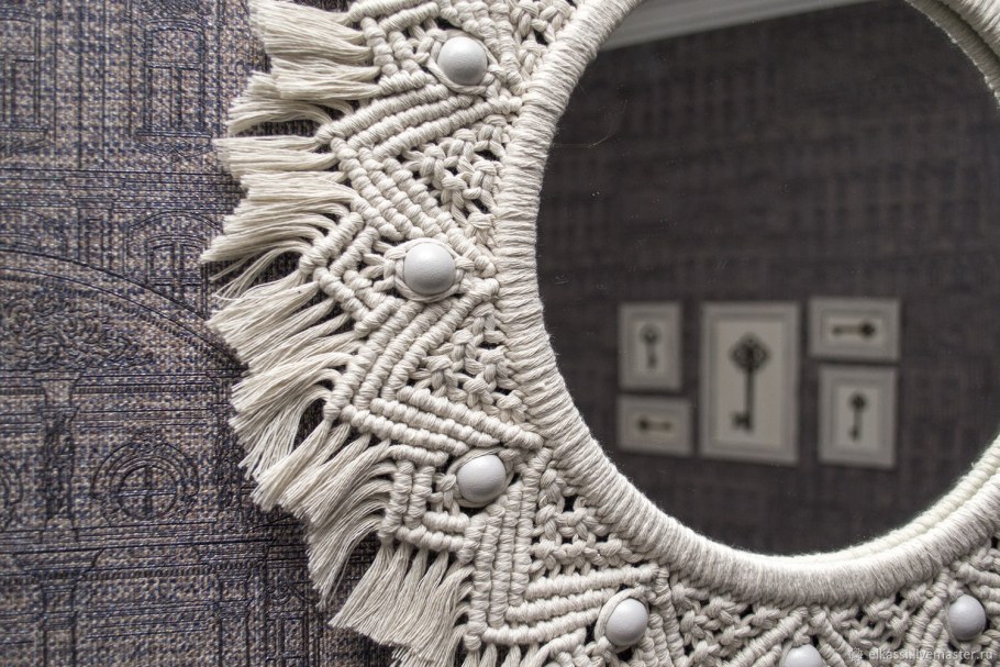 Рамка для зеркала макраме