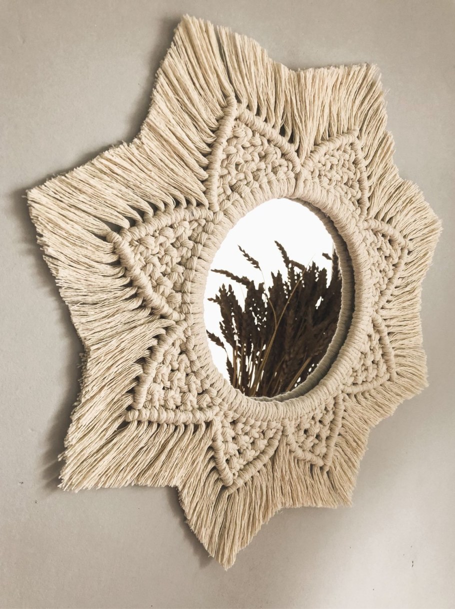 Зеркало бохо из раффии