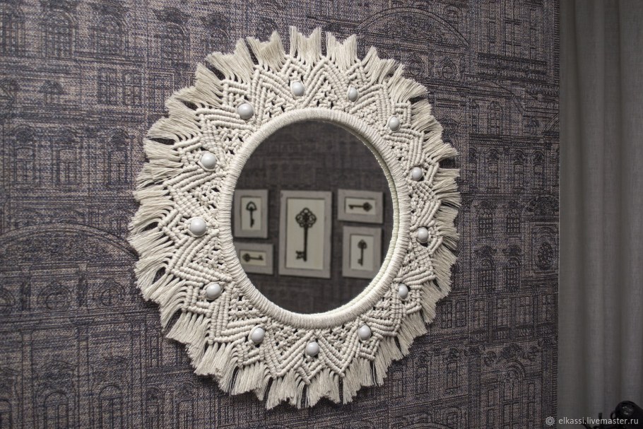 Рамка для зеркала макраме