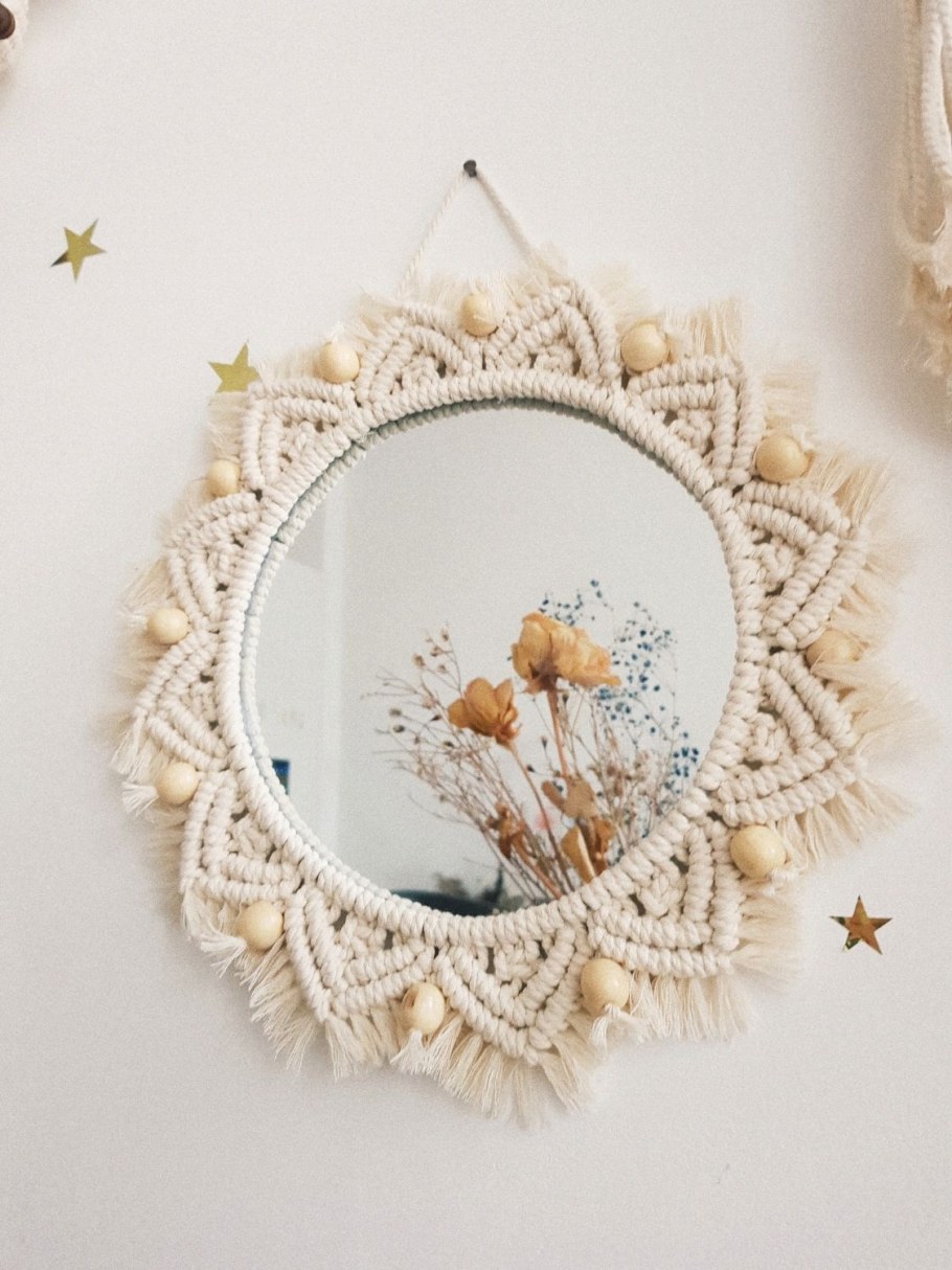 Украсить зеркало макраме