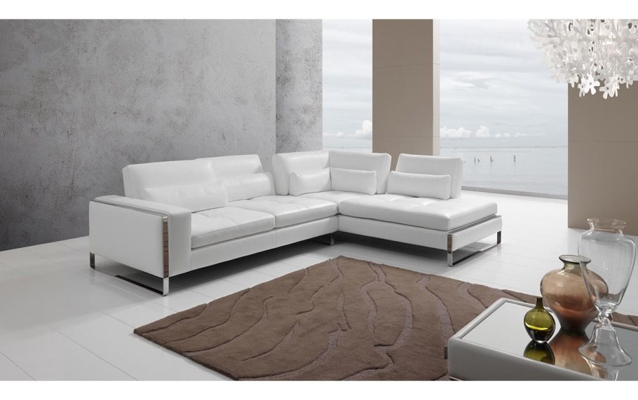 Корпусная и мягкая мебель