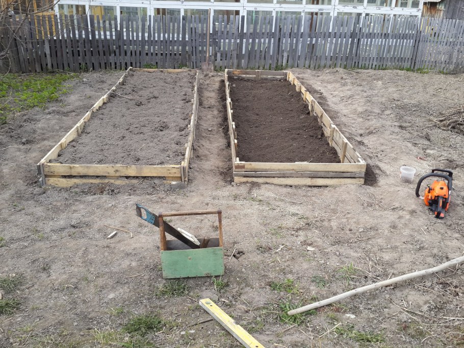 Ограждение для грядок из паллет