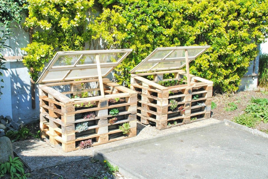 Грядки из поддонов