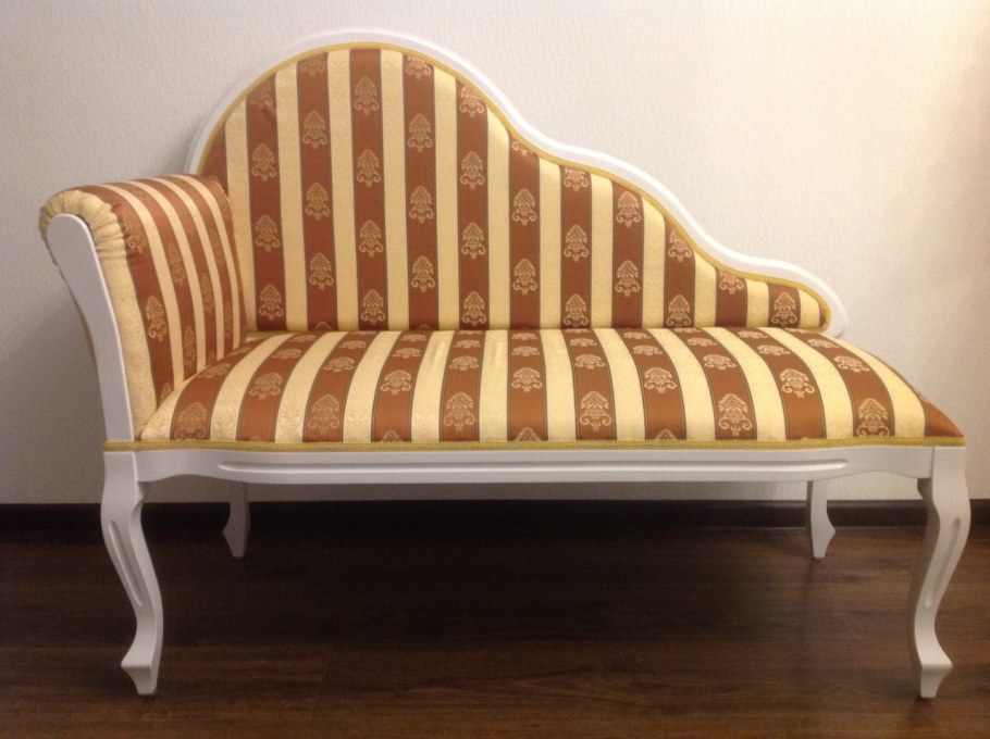 Диван с козеткой