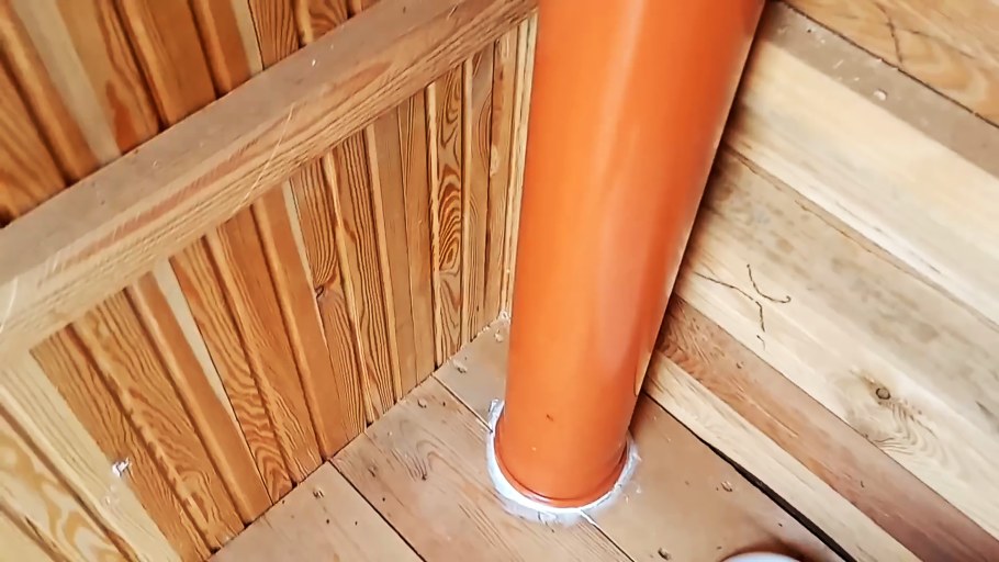 Уличный туалет из кирпича