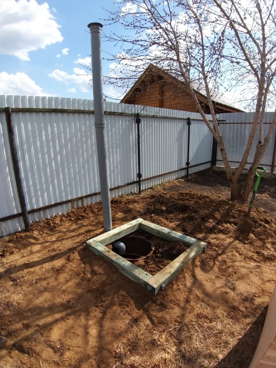 Вентиляция в дачном туалете