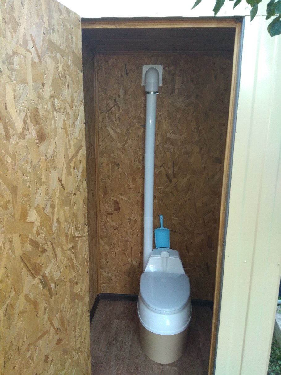 Подиум для туалета на даче