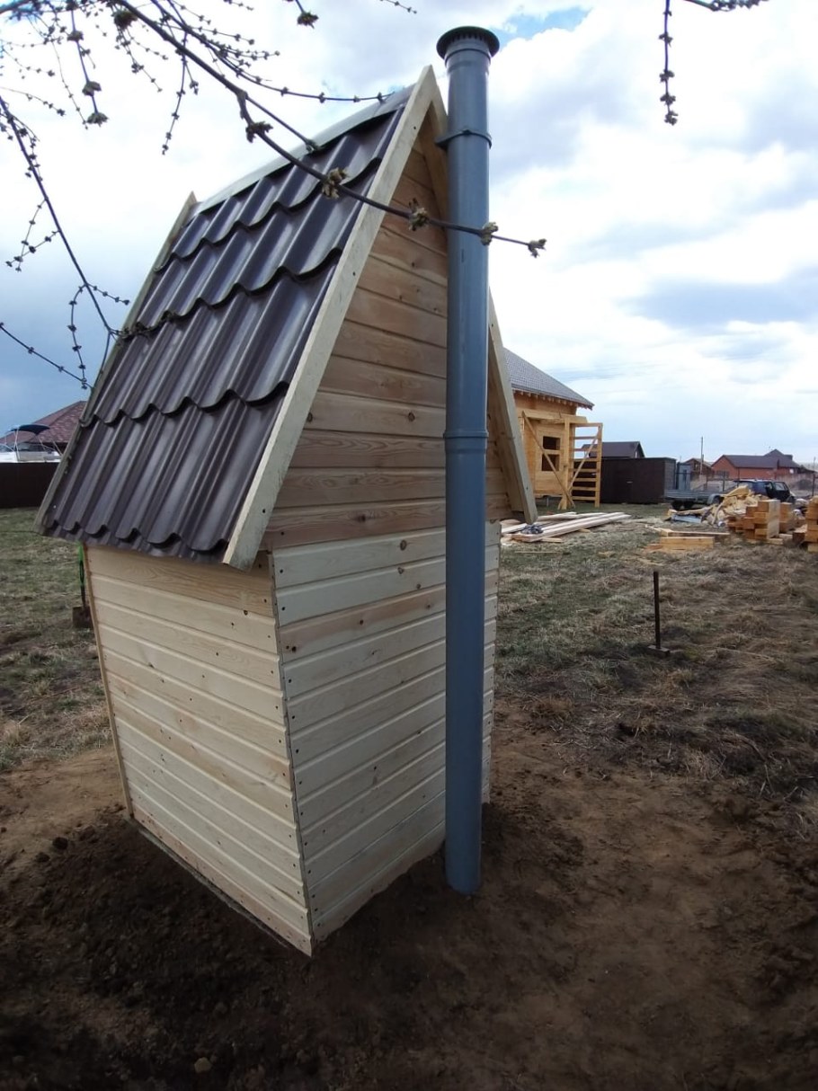 Вытяжка в дачном туалете