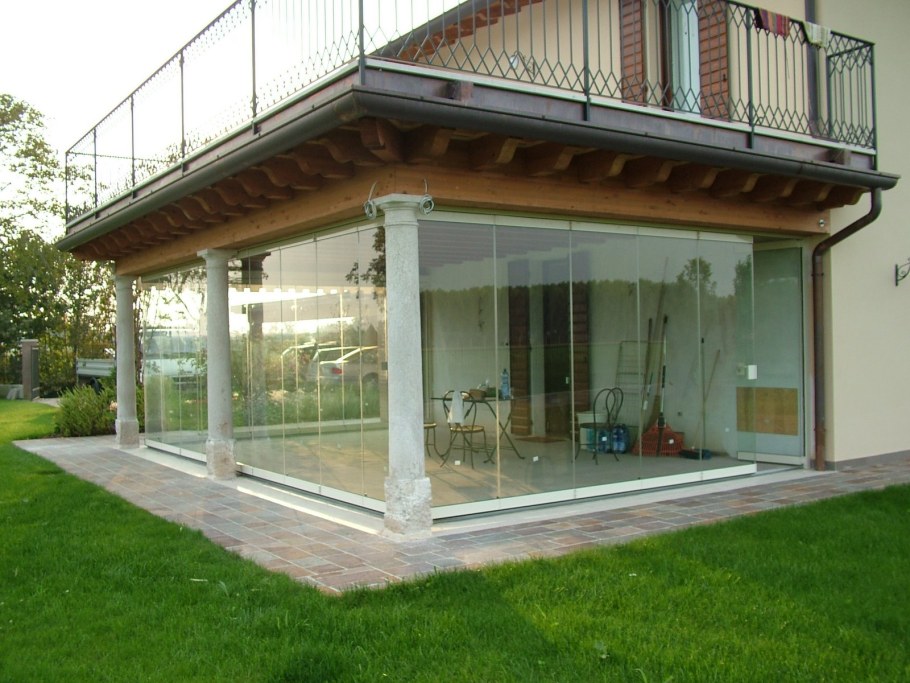 Беседка с панорамным остеклением