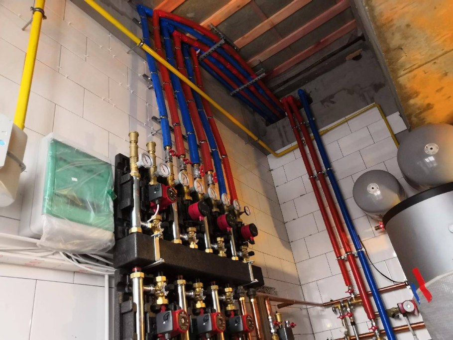 Котельнач в двух этажном Доми