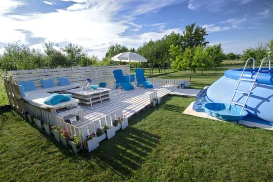 Кострище с лавочками