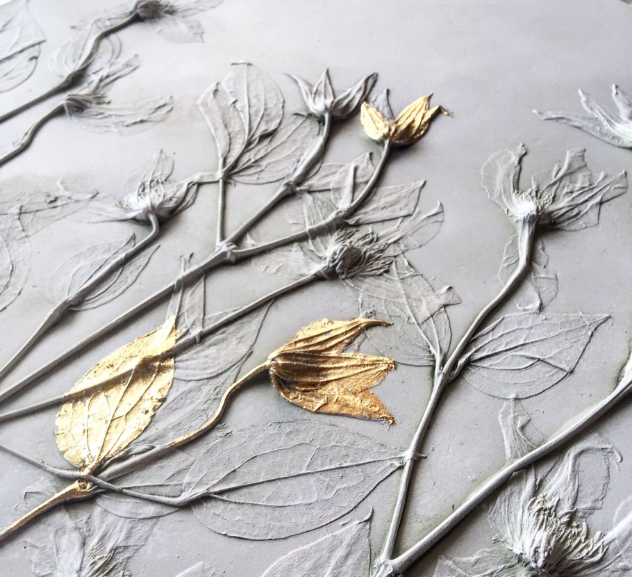 Чайки барельеф