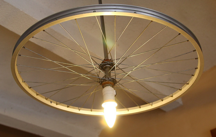 Люстра велосипедное колесо