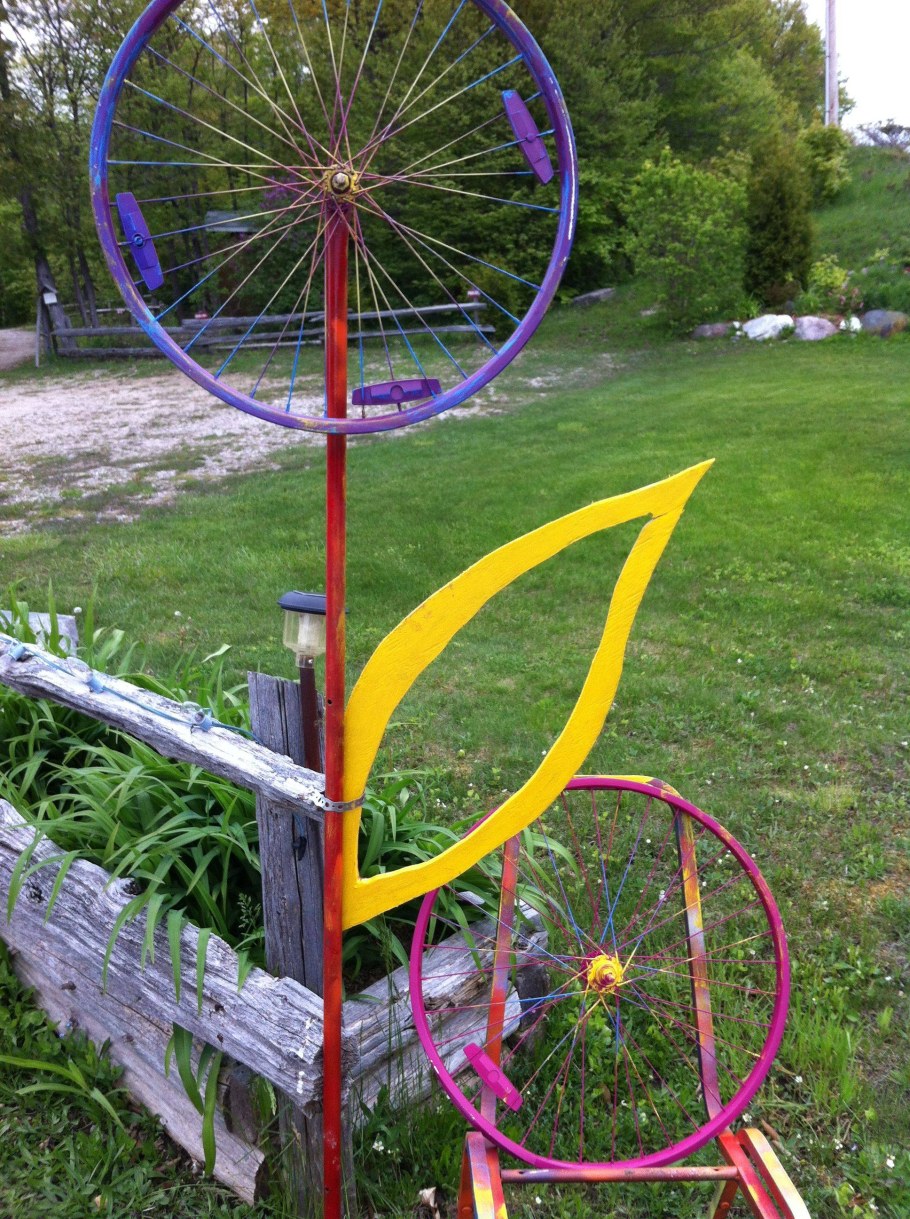 Декор для сада из велосипедного колеса