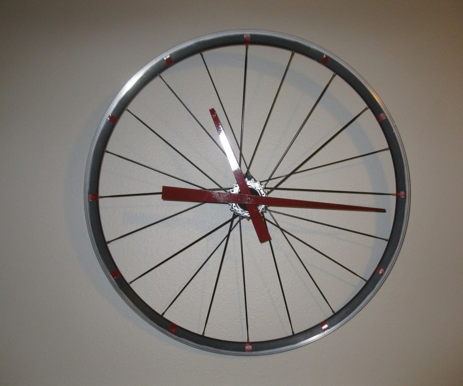 Часы из обода колеса велосипеда