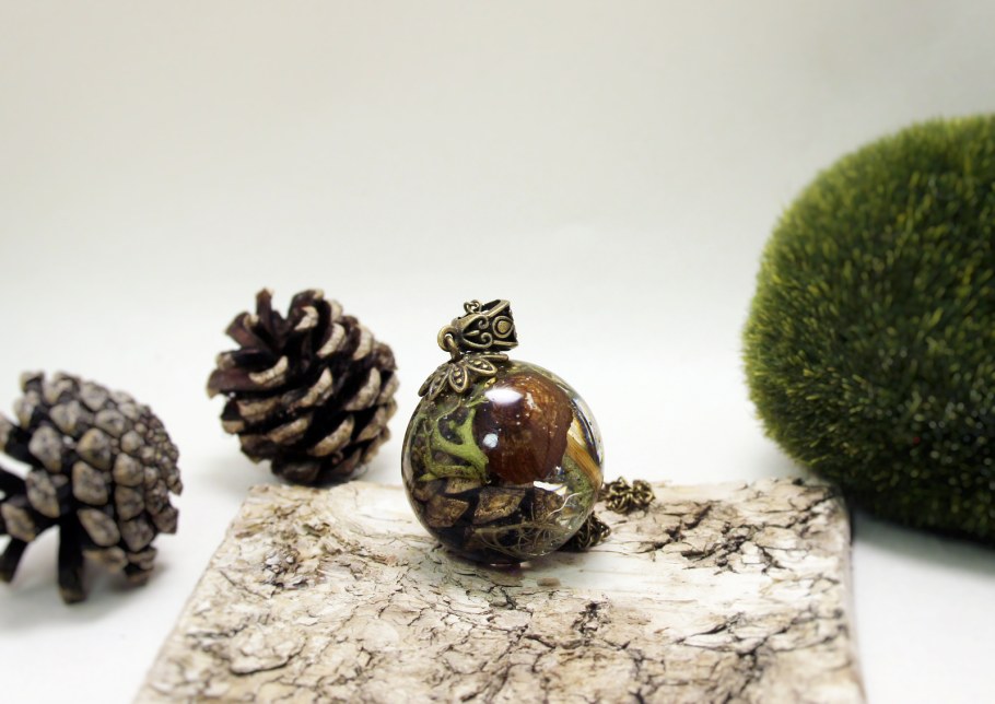 Новогодние поделки из шишек