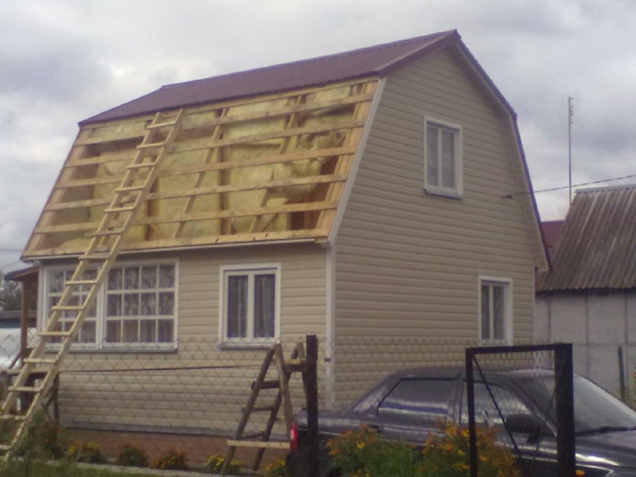 Дом с ломаной крышей