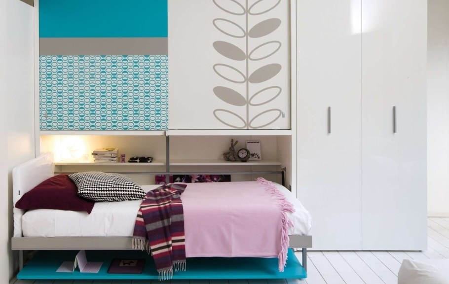 Шкаф с детской кроватью