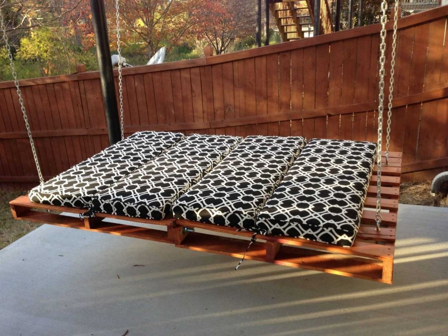 Диван кровать из поддонов