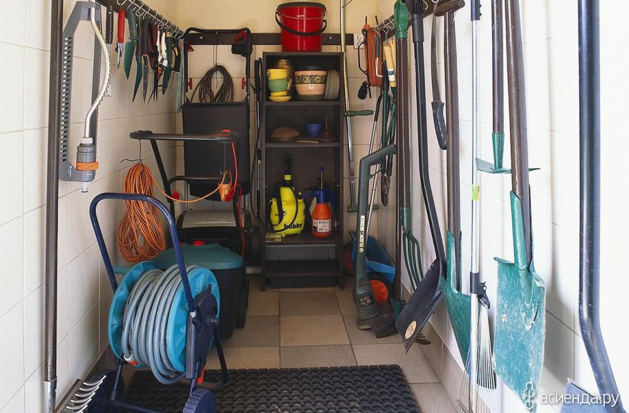 Обустройство сарая для инструментов