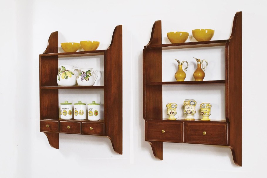 Навесная кухонная полка с ящиками