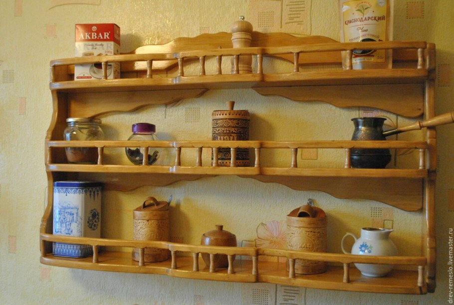 Деревянные полочки для кухни