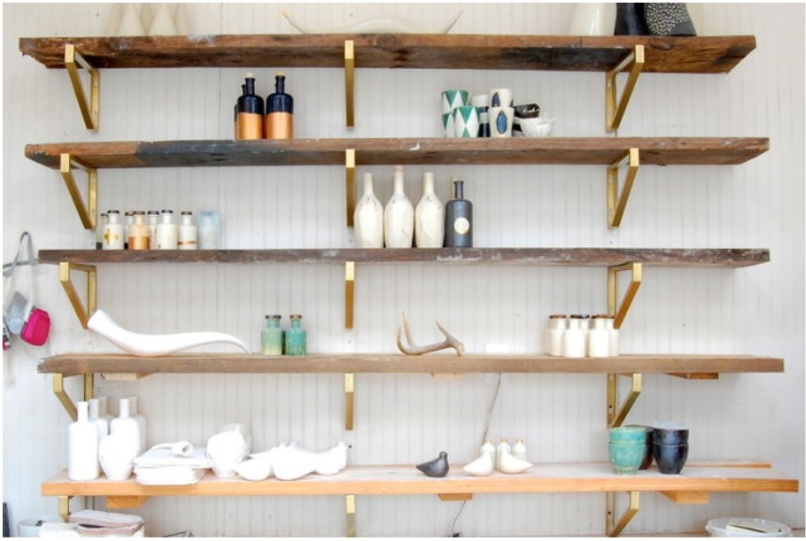 Полки в мастерской